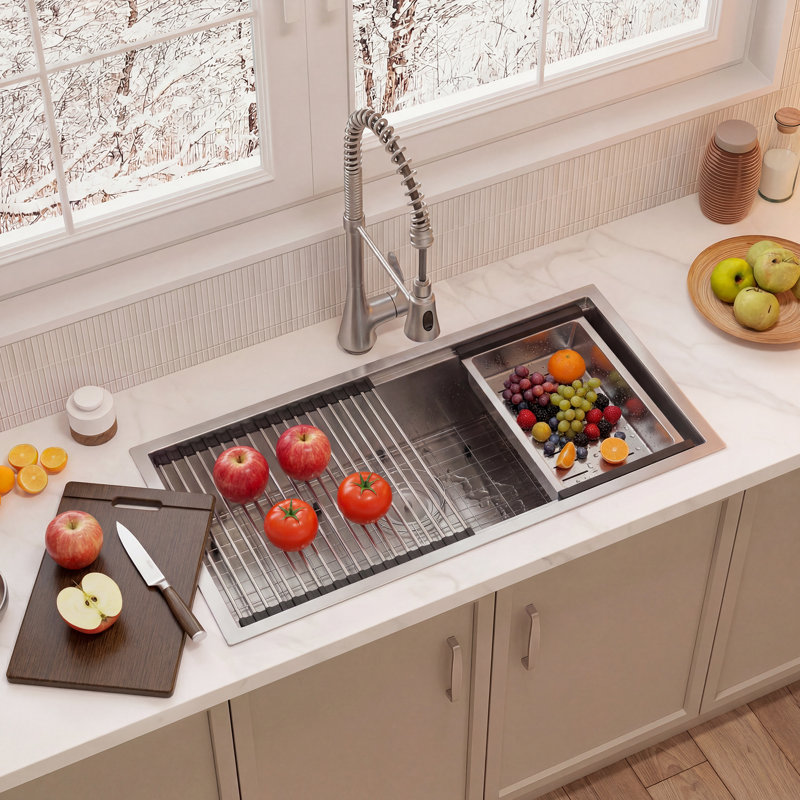 Évier de cuisine escamotable avec station de travail L 32 po x l 19 po avec robinet et accessoires inclus