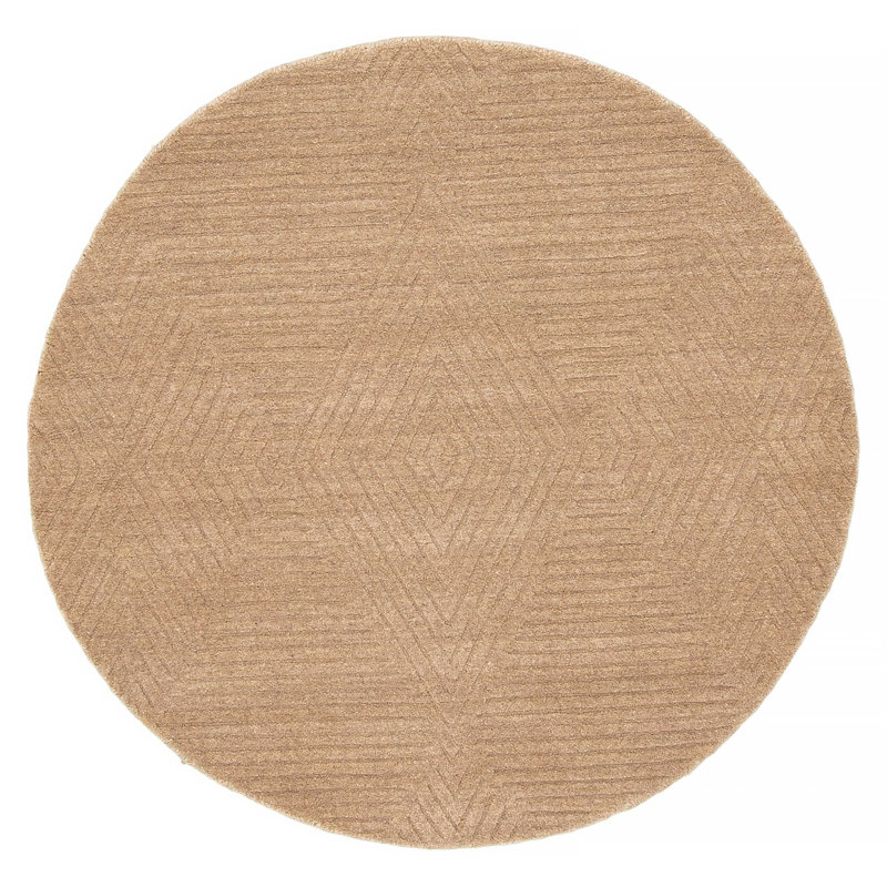 Les tapis Gabbeh sont fabriqués à la main avec des poils très hauts et des motifs très simples et stylisés.