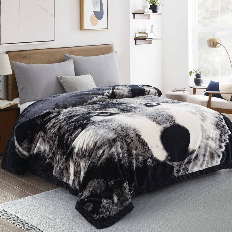 Queen Size Reversible Gray Wolf Fleece Weighted Blanket
