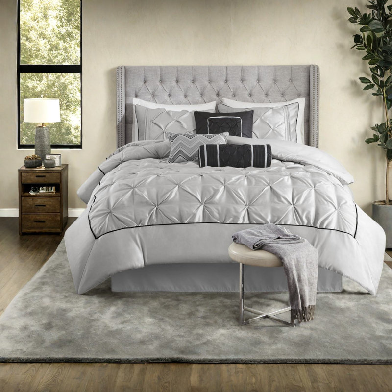 Elegant 7-piece Bedding Sets, Polyester Comforter With Sophisticated Tufted Design For Home