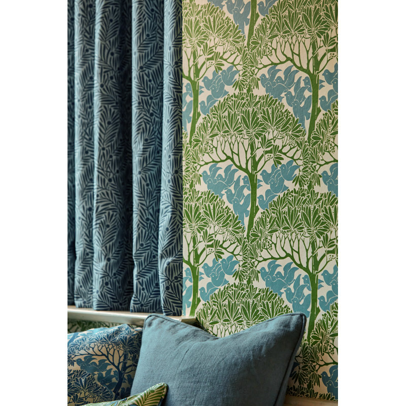 The Savaric 10.05m x 68.6cm Matte Wallpaper Roll, Garden Green