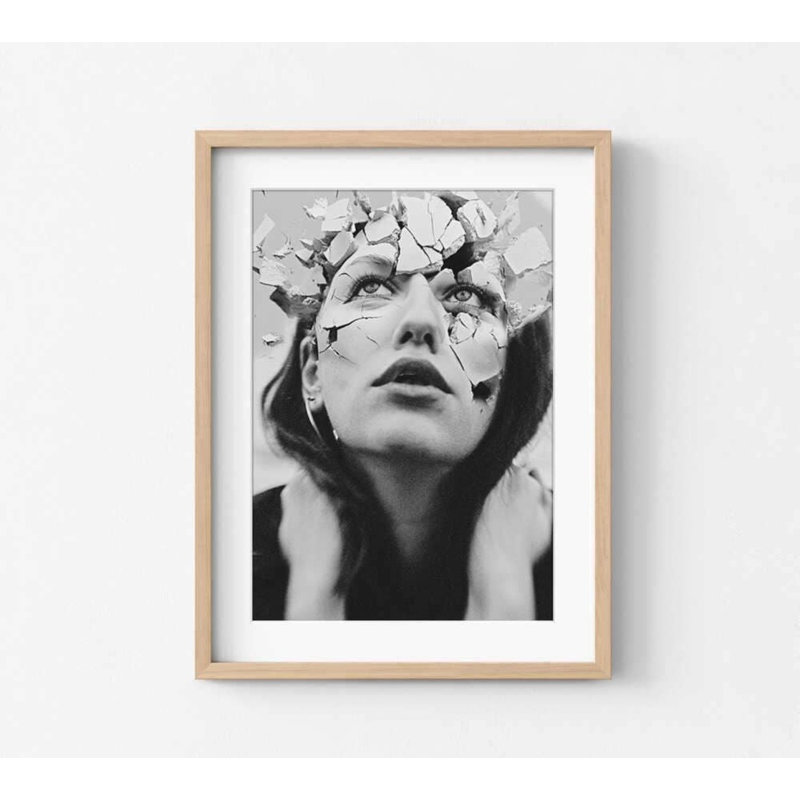 Fractured Mind - Photographie de portrait surréaliste, H 42 po x l 56 po, Impression encadrée avec passe-partout, Brun