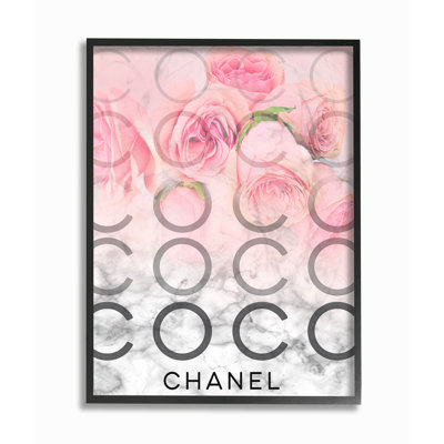 «Pink Ombre C and O Typographie Over Roses and Marble» par Daphne Polselli, impression