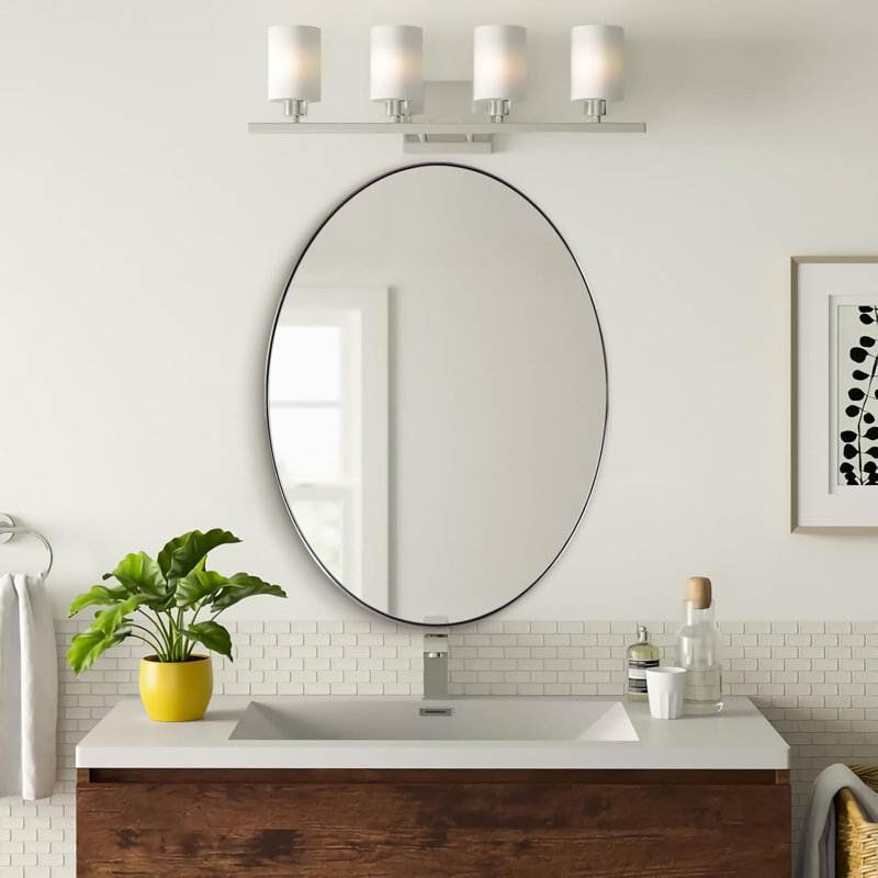Miroir de salle de bain Kaitlee Cadre en acier inoxydable, Chrome poli, 32 po x 24 po, Ovale et ronde