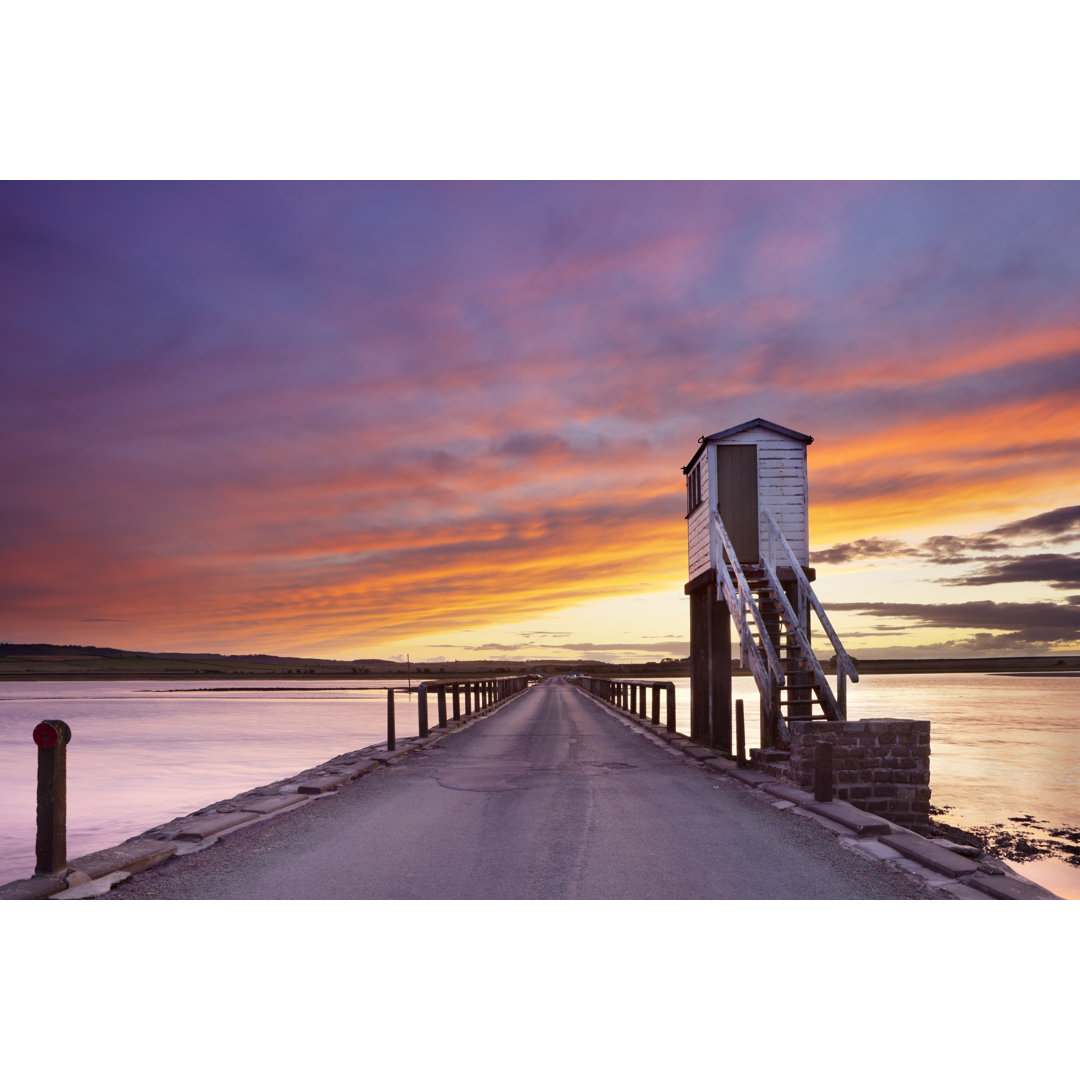 Heilige Insel von Lindisfarne von Sara_winter - Druck ohne Rahmen auf Leinwand