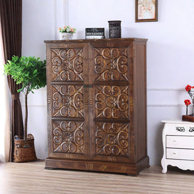 Buffet décoratif en bois massif