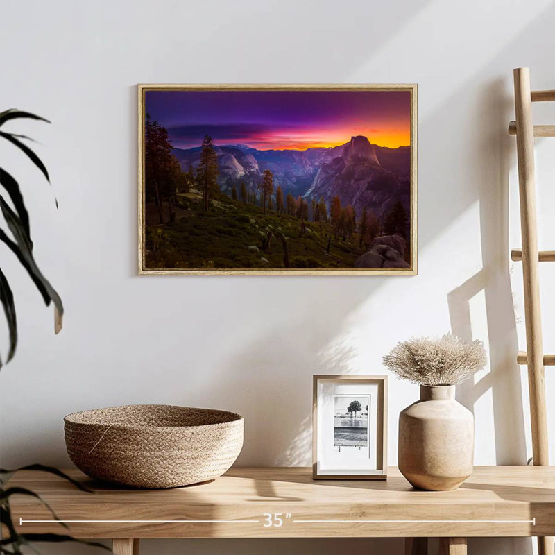 Lever de soleil sur un demi-dôme, 19 po x 13 po, Cadre flottant en bois naturel