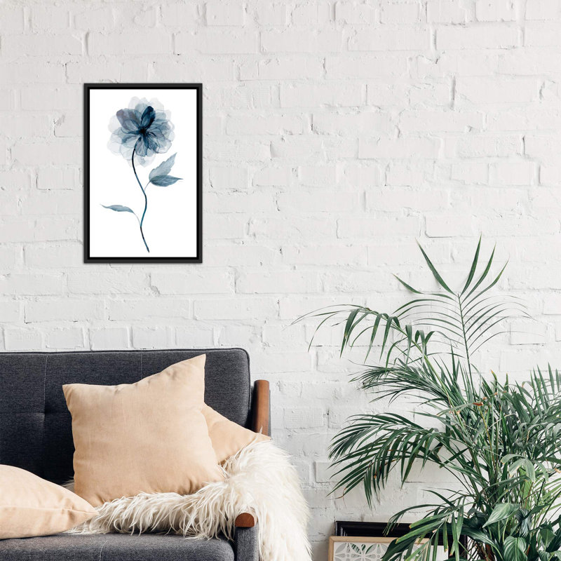 « indigo floral i » par carol robinson, reproduction d’art, H 48 po x l 32 po x P 1,5 po, Toile avec cadre noir patiné