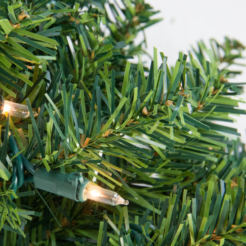 Couronne de Noël artificielle pré-éclairée en sapin de Buffalo - lumières claires de 72 pouces