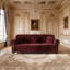 Canapé Chesterfield de style Mid-Century moderne avec garniture cloutée, capitonnage à boutons et accoudoirs roulés - Comprend un repose-pieds-133070737