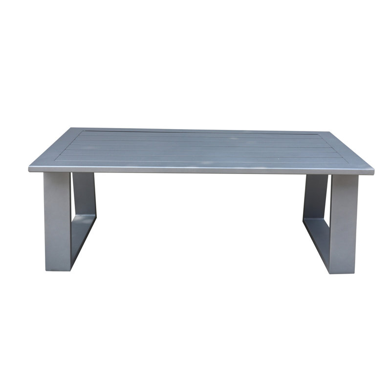Table rectangulaire, nuit du désert