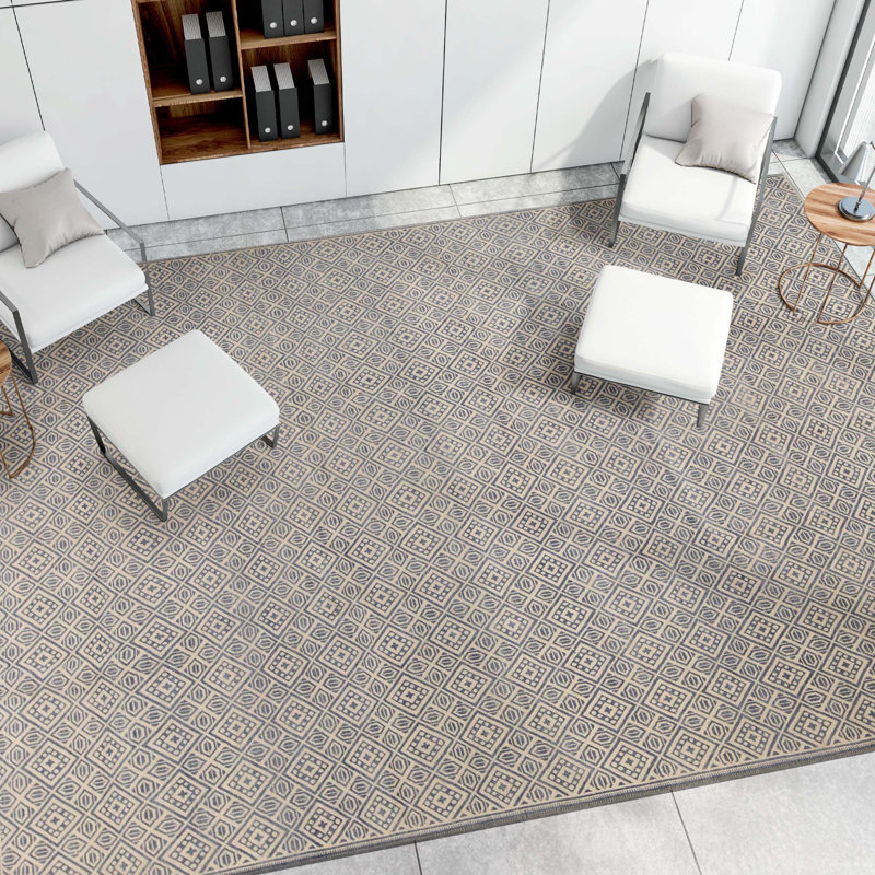 Geometric Area Rug in Light Gray/Ivory, Rectangle 7'10" x 10'1"