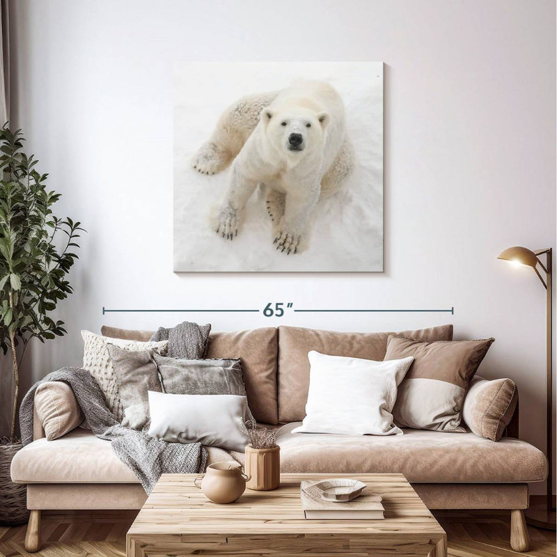 Crowle Polar Bear In Snow, H 39 po x l 39 po