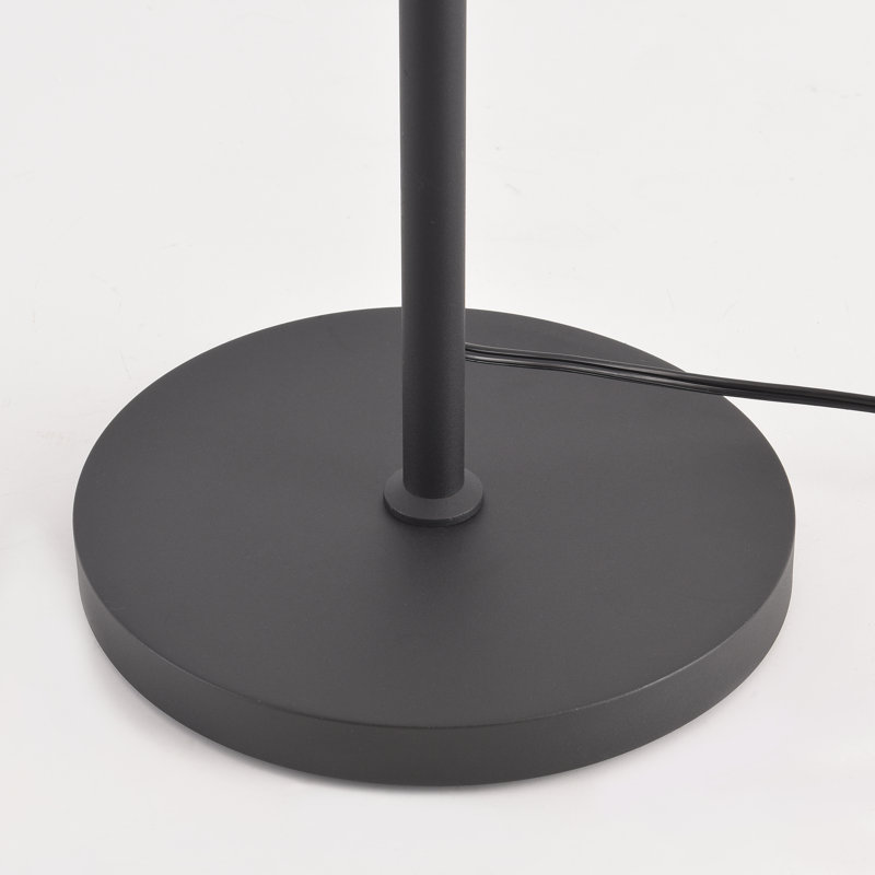 Lampe sur pied en rotin 72 po