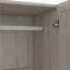 Garde-robe minimaliste à 3 portes avec tablettes