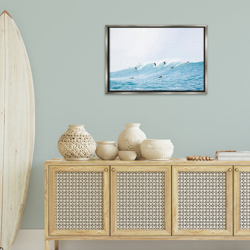 «Blue Wave Surfers», toile flottante encadrée dorée par Sissi et Seb, Cadre flottant gris lustré, H 21 po x l 31 po