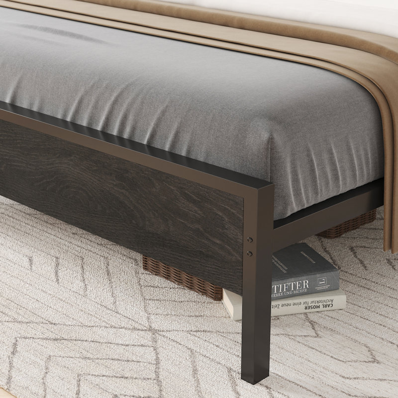 Lit plateforme en bois massif Millbrook avec tête de lit rectangulaire et rangement sous le lit, Double, Noir