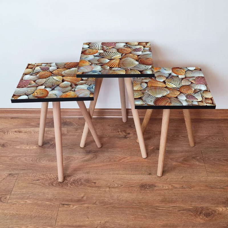 Ensemble de 3 tables gigognes modernes, orange et crème | 100% panneau de fibres à densité moyenne avec pieds en bois de hêtre | Grande table: 13,8 x 20,5 x 13,8 po, moyenne: 13,8 x 18,5 x 13,8 po, plus petite: 13,8 x 16,5 x 13,8 po | Élégant et fonctionnel pour tout espace