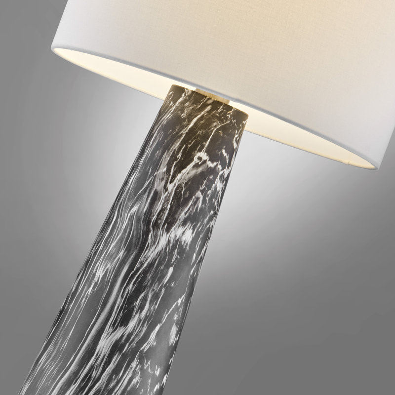 Lampe de table en résine Iarlaith, Noir, H 30,25 po x l 17 po x P 17 po