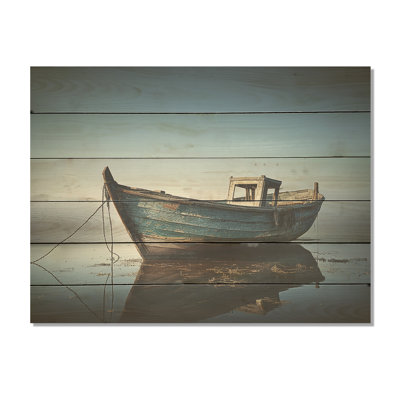 «Coastal Boat Charm In Autumn I», art mural en bois sur un bois de pin naturel