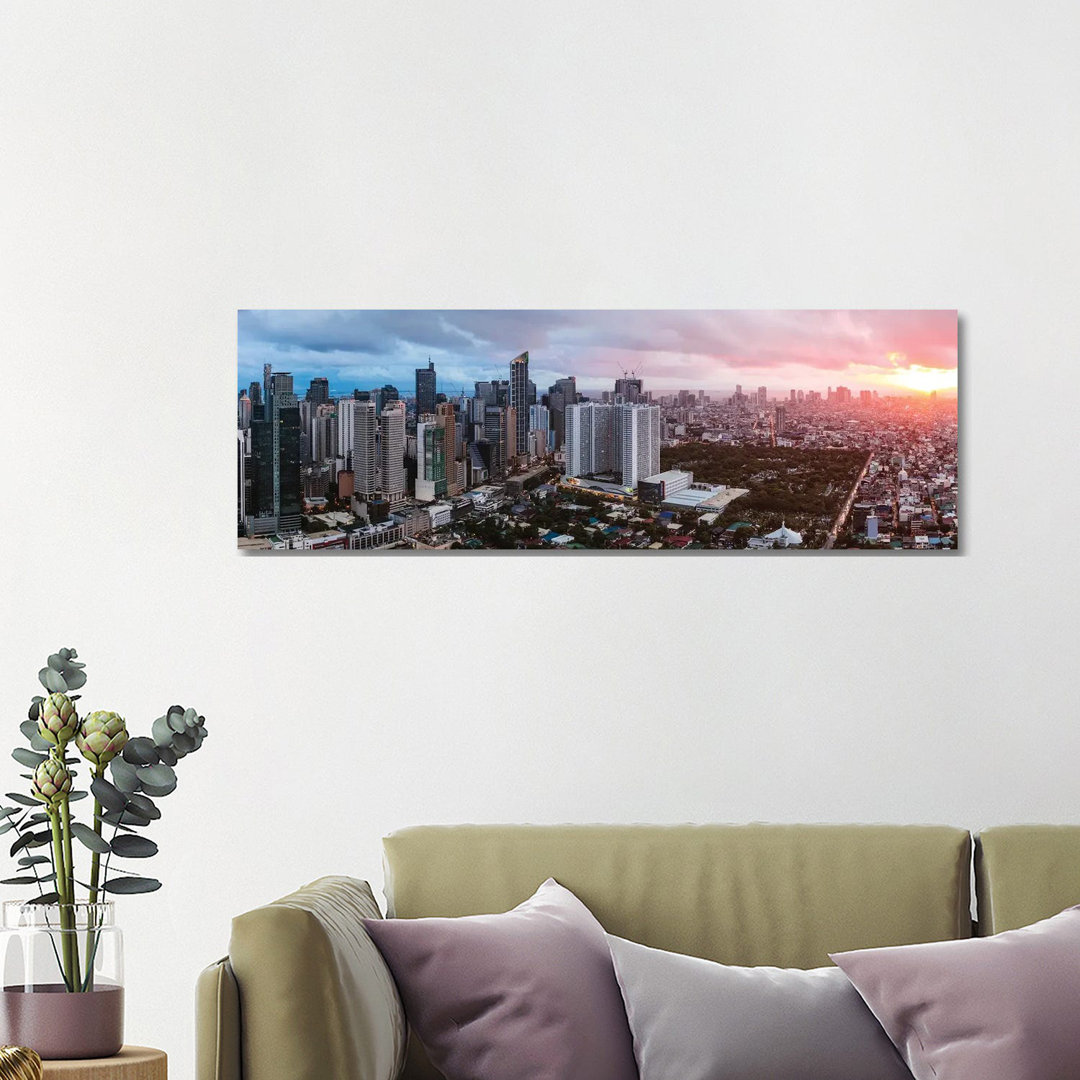 Makati Skyline, Manila von Matteo Colombo - Panoramaleinwand auf Leinwand Giclée auf Leinwand