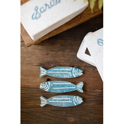  Sardines peintes dans une boîte