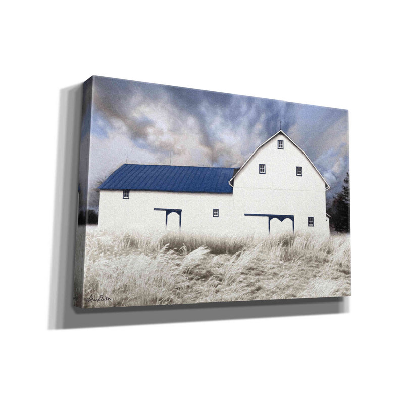 «Blue Trimmed Barn» par Lori Deiter, art mural sur toile, H 18 po x l 26 po x P 0,75 po