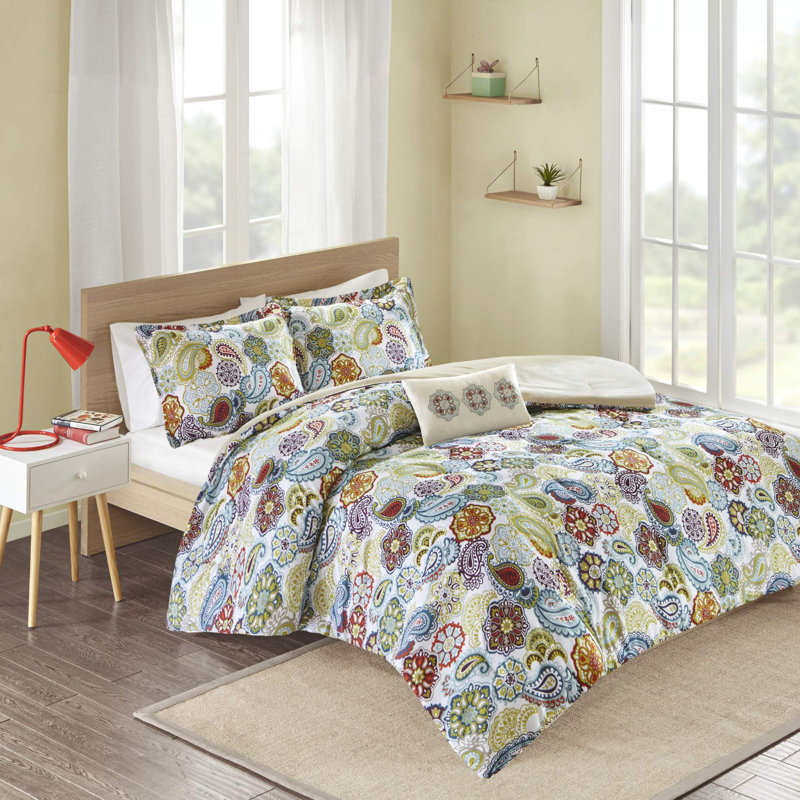 Tamil Comforter Set, Twin Comforter + 3 Additional Pieces