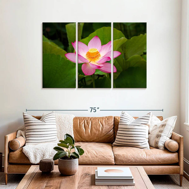 Fleur de lotus fraîche, H 36 po x l 57 po