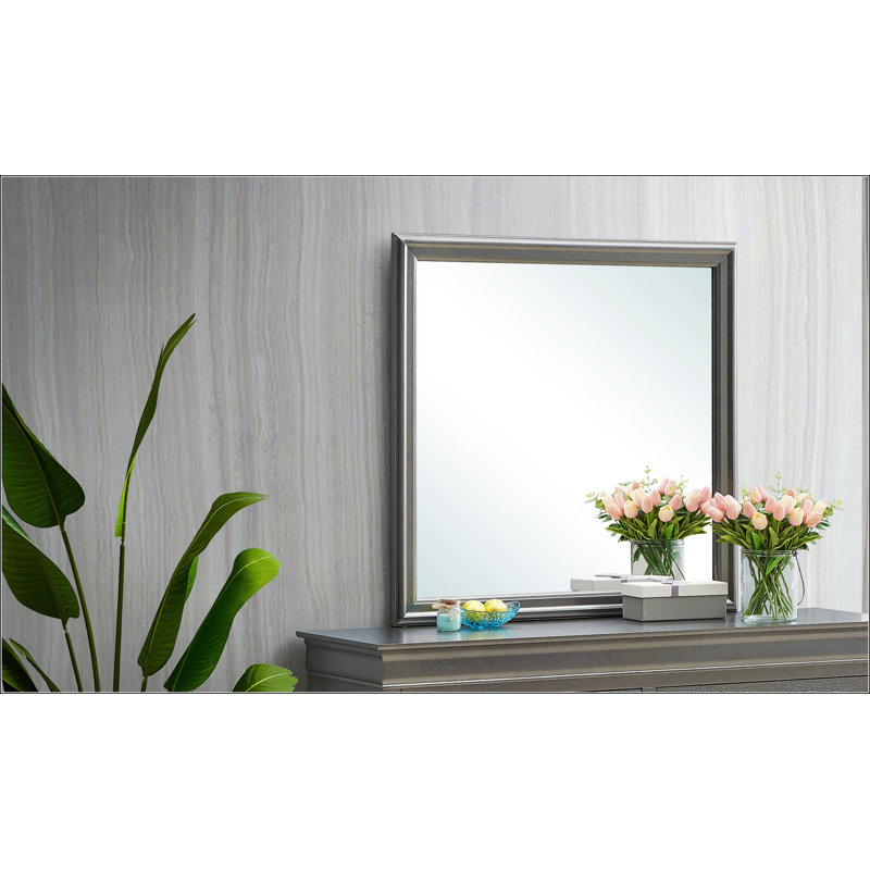 Miroir élégant pour la décoration intérieure, offrant une véritable réflexion et s'intégrant bien dans divers espaces, idéal pour la routine quotidienne et le style