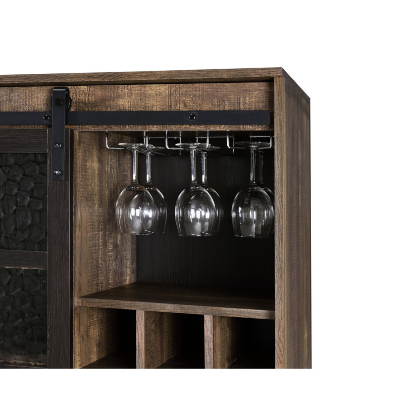 Armoire à vin en chêne noir et rustique avec verre obscur pour un attrait élégant