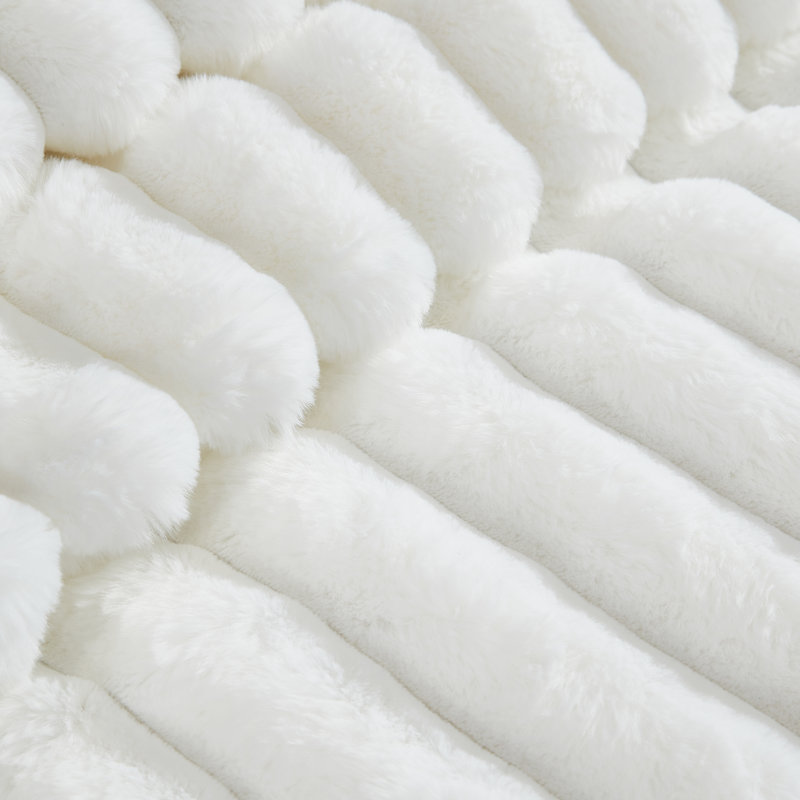 Everett Bedding, Full Comforter + 2 Full Pillowcases, White