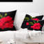 Hibiscus rouge vif sur fond noir - imprimé floral
