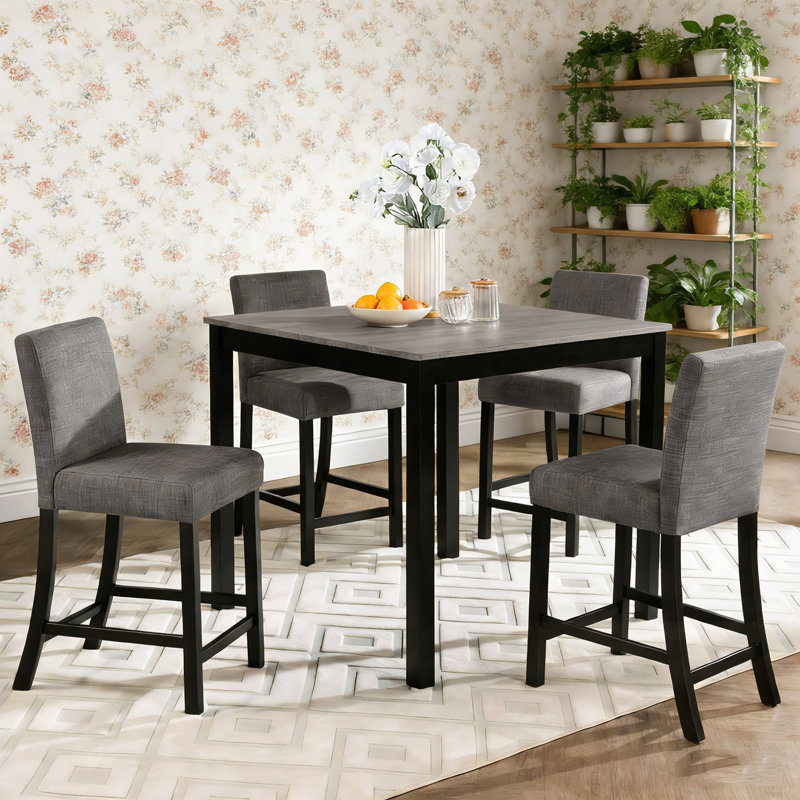 5 pièces Renfroe carrées en bois avec 4 chaises
