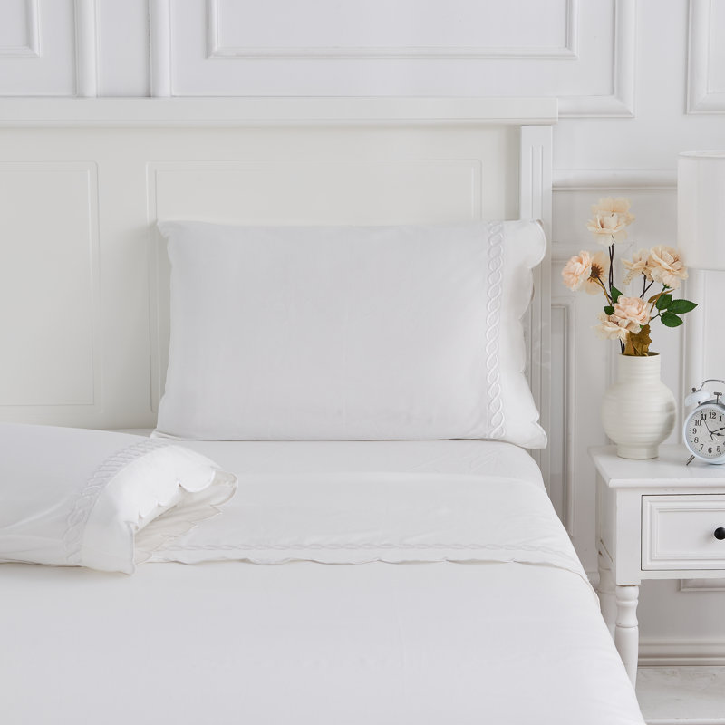 T600 SCALLOP ROPE SHEET SET AND PILLOWCASES, Queen Sheet Set with 2 Pillowcases, White