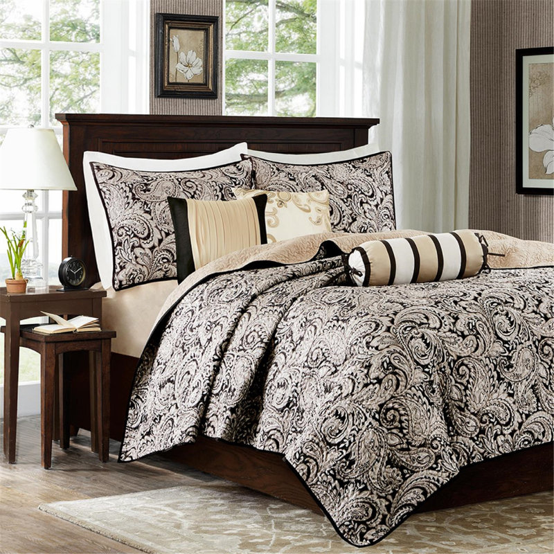 Aubrey 6 Piece Jacquard Quilt Set with Throw Pillows, King/California King Quilt + 2 Shams + 3 Decorativ, Black/Gold/Platinum