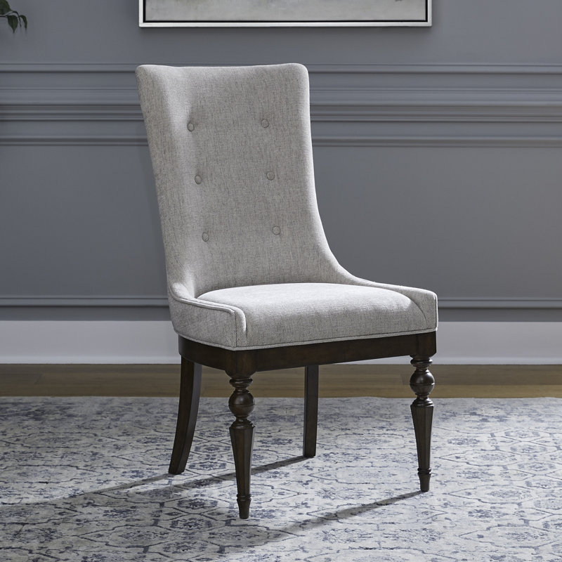 Chaise d'appoint rembourrée et capitonnée Tawona