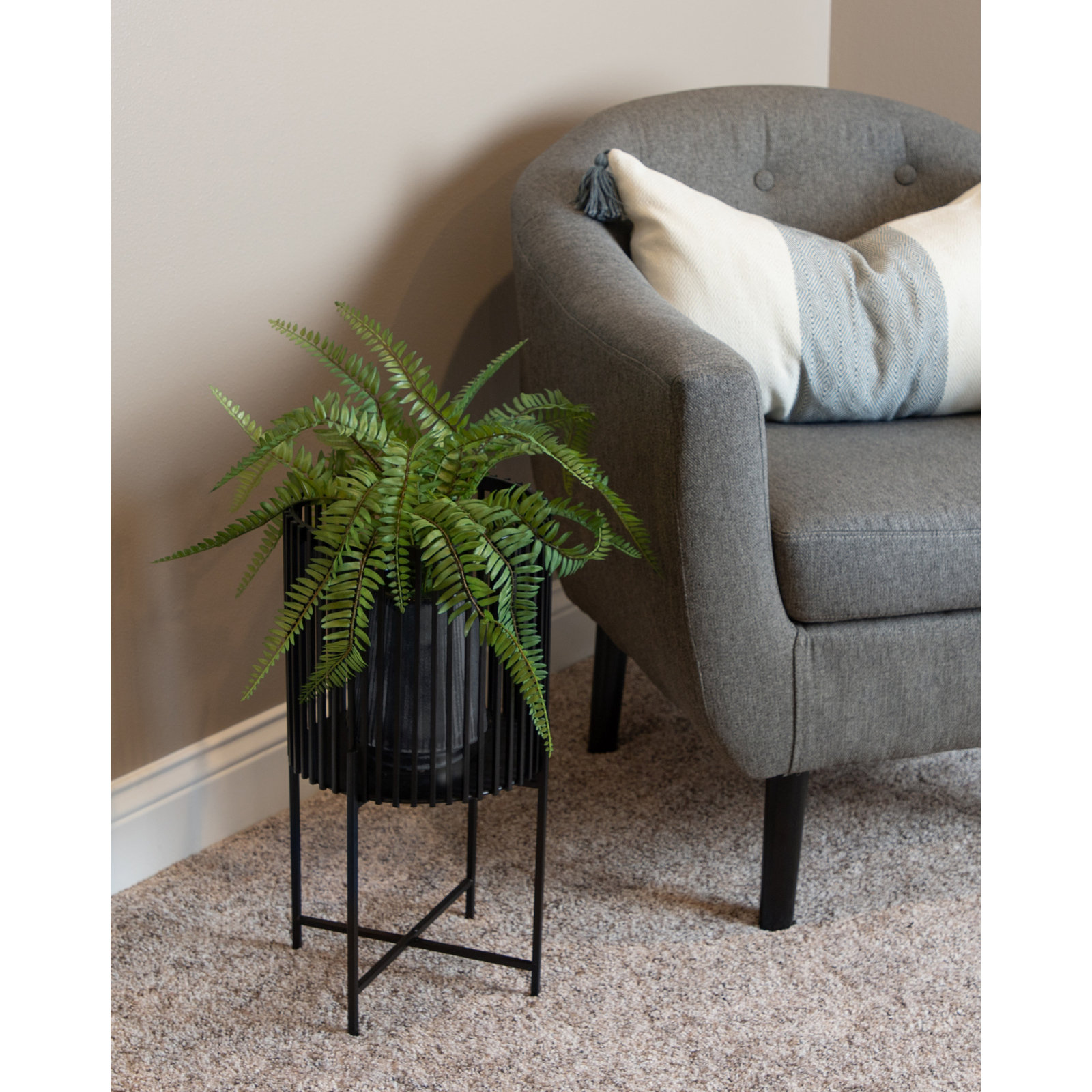 Deidra Metal Plant Stand, Black