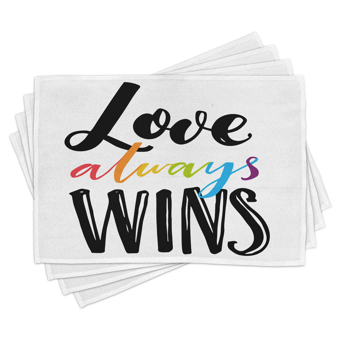 Platzdeckchen mit Schriftzug Love Always Wins, mehrfarbig