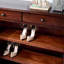 Banc de rangement pour chaussures en bois massif noyer foncé
