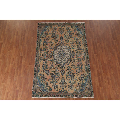Tapis traditionnel floral 5 x 8