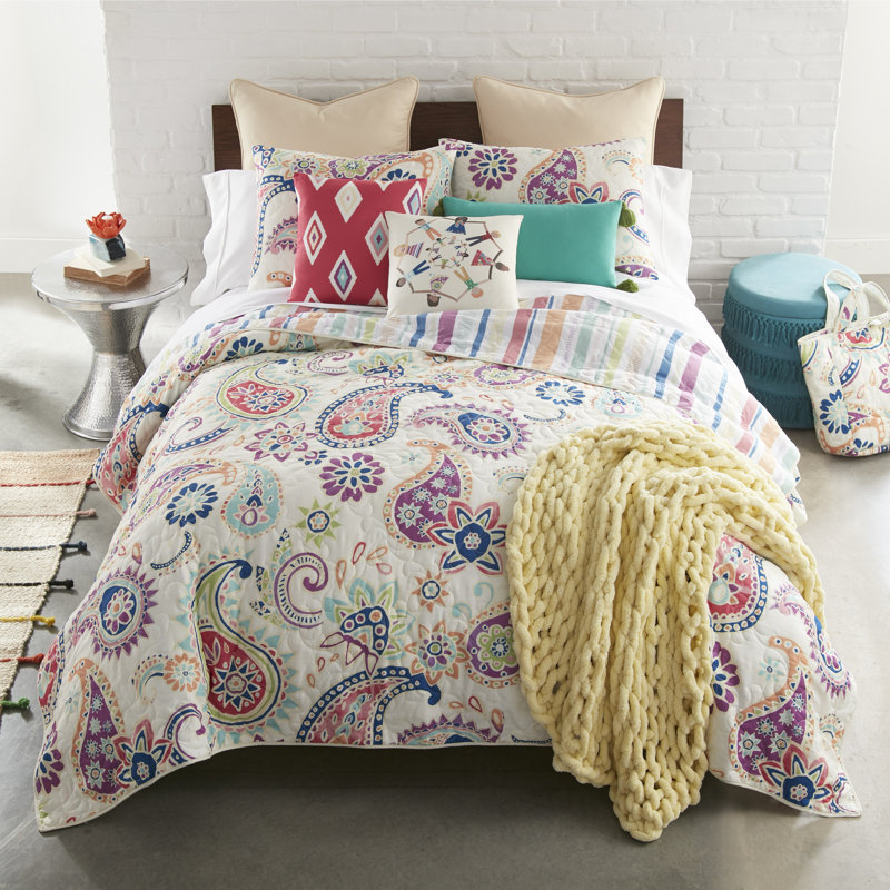 Coussin décoratif Your Your Lifestyle par Donna Sharp Cali Tassels