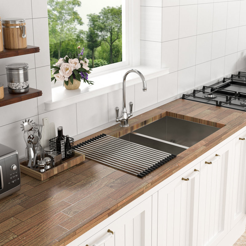 Évier de cuisine à double cuve encastrable 33 po x 19 po x 9 po (50/50) en acier inoxydable de calibre 16 avec cuve profonde de 9 po