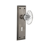 New York Plate with Decorative Keyhole and Oval Fluted Crystal Door Knob