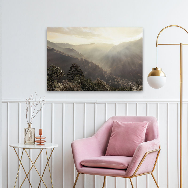 Misty Sun Rays - Photographie contemporaine paysage montagne Art, H 24 po x l 36 po
