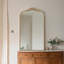 Miroir arqué, décoration murale d'inspiration baroque-82283337-82379498