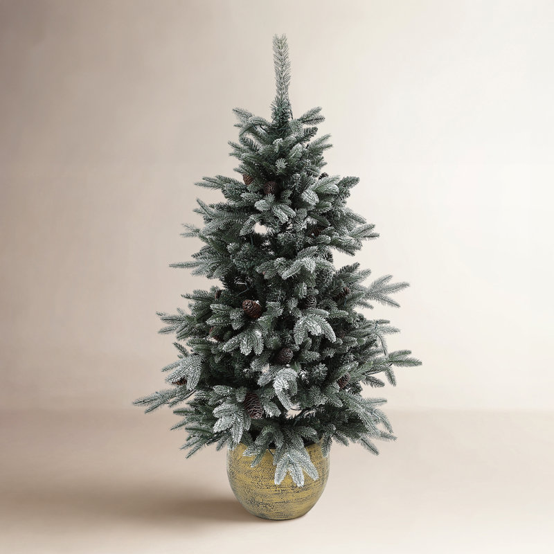 4.5' Pre-Lit Pine Tree