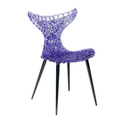 Innovative Chair – Fluid Design With Lighting Reflections And Bold Color Options