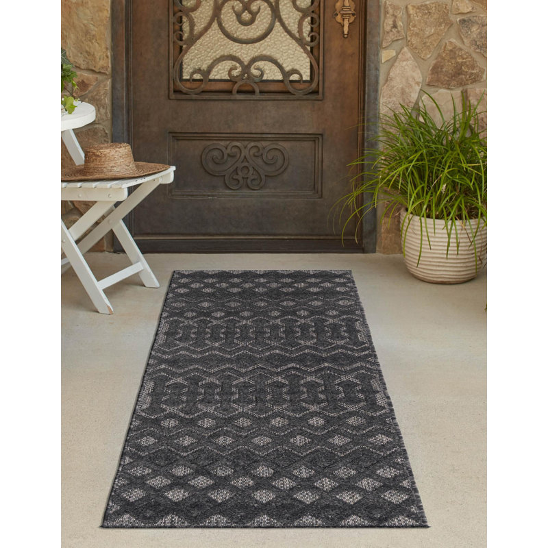 Hearns Geometric Indoor / Outdoor Rug, Runner 2' x 6'