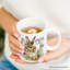Tasse artistique à ressorts aquarelle, cadeau personnalisé de lapin floral avec nom